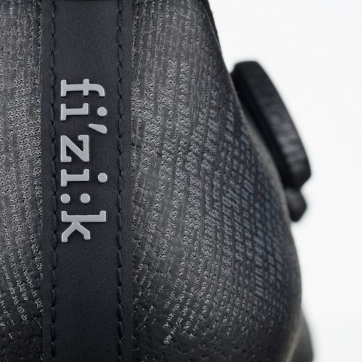 fizi:k    VENTO INFINITO KNIT CARBON 2 Black / Black