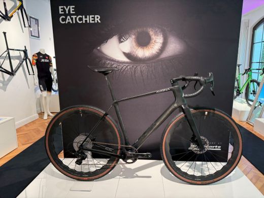 Avona Callis Gravel Disc Campagnolo EKAR 1x13 Fulcrum Sharq Avona Callis Gravel Disc Campagnolo EKAR 1x13 Fulcrum Sharq