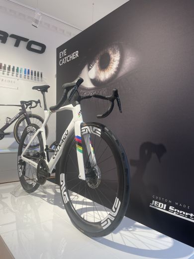 Colnago Y1Rs Shimano Dura Ace Di2 ENVE Carbon-Ti Pogacar Edition white