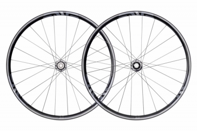 Set di ruote ENVE G23 700C Carbon Clincher ENVE Alloy Disc CL 12/142