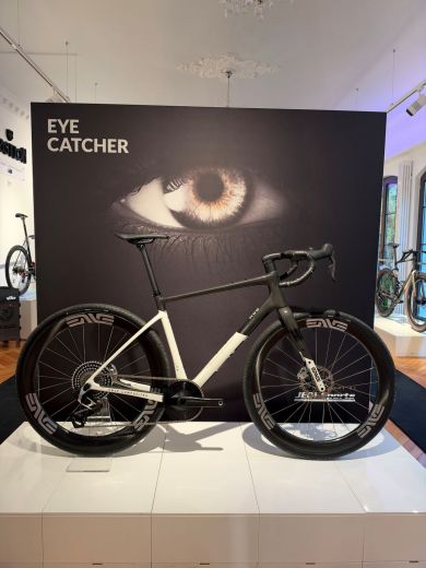 ENVE MOG SRAM Red XPLR AXS E1 1x13 Garbaruk Powermeter ENVE G SES 4.5 ENVE MOG SRAM Red XPLR AXS E1 1x13 Garbaruk Powermeter ENVE G SES 4.5